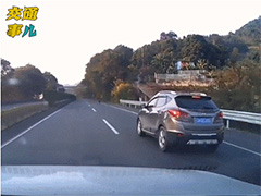 老人横穿高速被撞，到底是谁的责任？